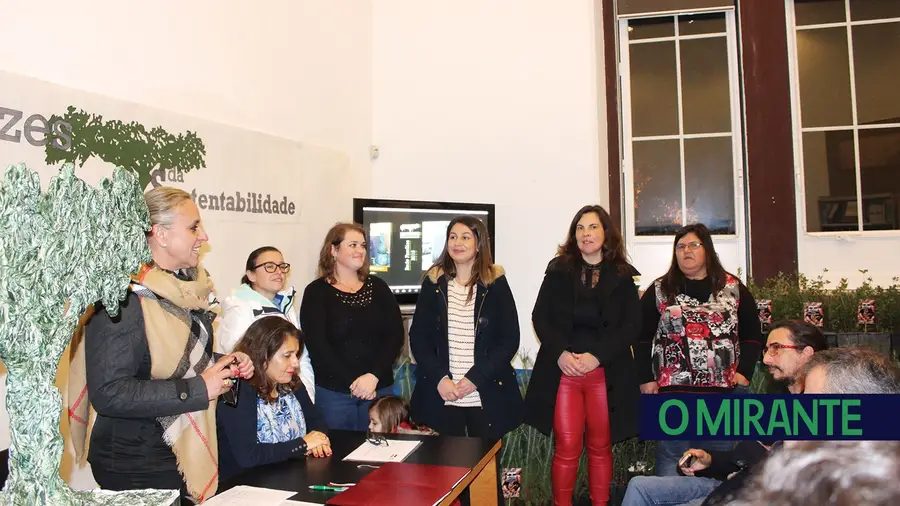 Câmara de Santarém entrega mais de mil árvores a munícipes e freguesias Câmara de Santarém entrega mais de mil árvores a munícipes e freguesias