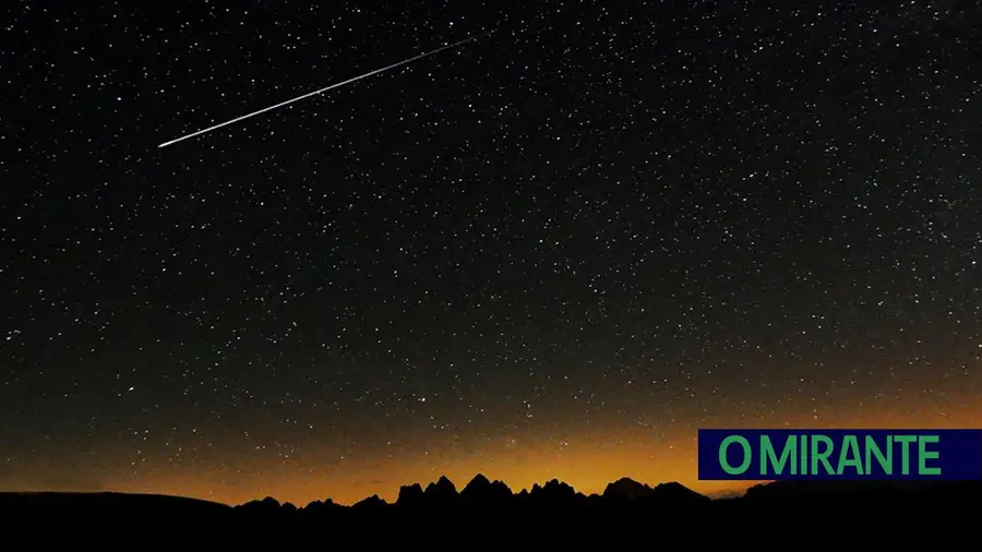 Esta noite há chuva de estrelas para ver a olho nu Esta noite há chuva de estrelas para ver a olho nu