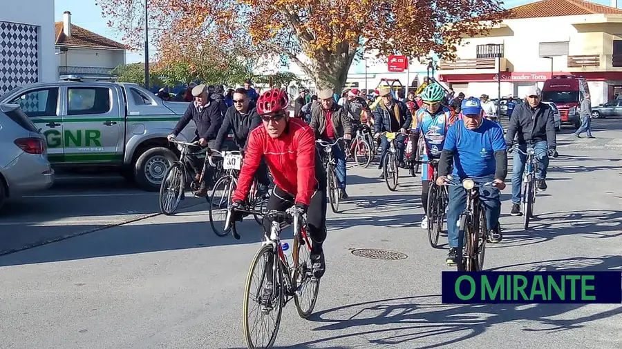 Mais de 300 kg de alimentos angariados em passeio de bicicleta em Marinhais Mais de 300 kg de alimentos angariados em passeio de bicicleta em Marinhais