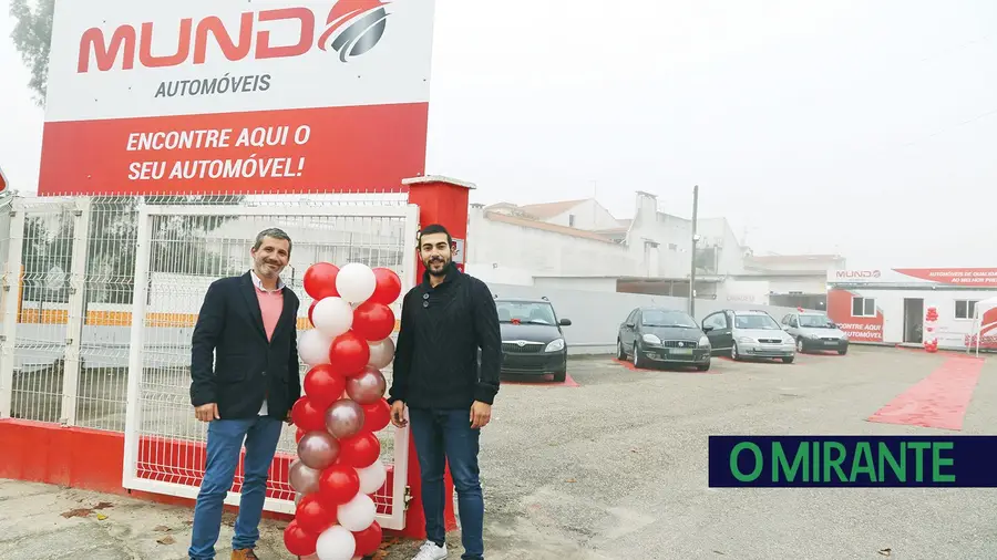 “Mundo Automóveis” de Paulo João Oliveira já abriu em Almeirim “Mundo Automóveis” de Paulo João Oliveira já abriu em Almeirim