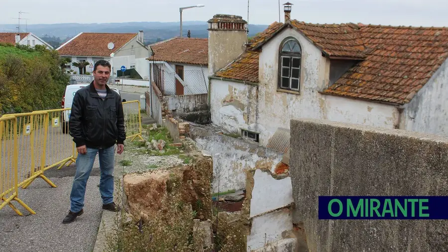 Abatimento de passeio em Abrantes por resolver há quatro anos Abatimento de passeio em Abrantes por resolver há quatro anos