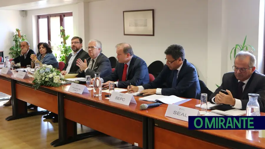Governo e autarcas da Lezíria debateram descentralização de competências Governo e autarcas da Lezíria debateram descentralização de competências