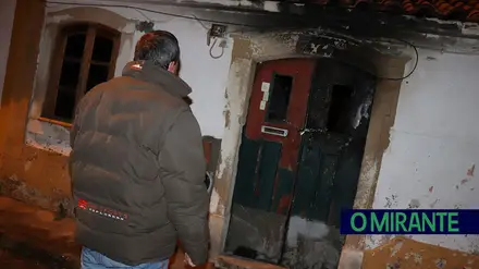 Família desalojada por incêndio acolhida no Parque de Campismo da Golegã Família desalojada por incêndio acolhida no Parque de Campismo da Golegã