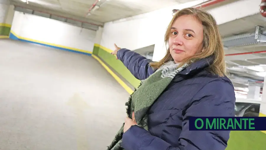 Reboques não chegam ao segundo piso do parque subterrâneo no Cartaxo Reboques não chegam ao segundo piso do parque subterrâneo no Cartaxo