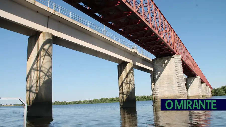 Cartaxo e Salvaterra de Magos querem alargar ponte D. Amélia Cartaxo e Salvaterra de Magos querem alargar ponte D. Amélia