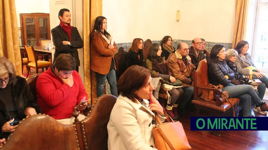 Moradores do centro histórico de Santarém queixam-se na reunião de câmara Moradores do centro histórico de Santarém queixam-se na reunião de câmara