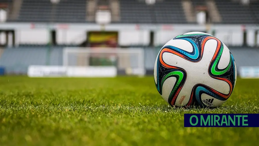 Vilafranquense volta ao segundo lugar com a ajuda dos vizinhos de Alverca Vilafranquense volta ao segundo lugar com a ajuda dos vizinhos de Alverca