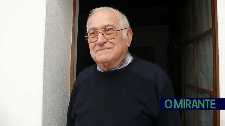 Morreu António Cláudio fundador do Rancho Folclórico de Almeirim Morreu António Cláudio fundador do Rancho Folclórico de Almeirim