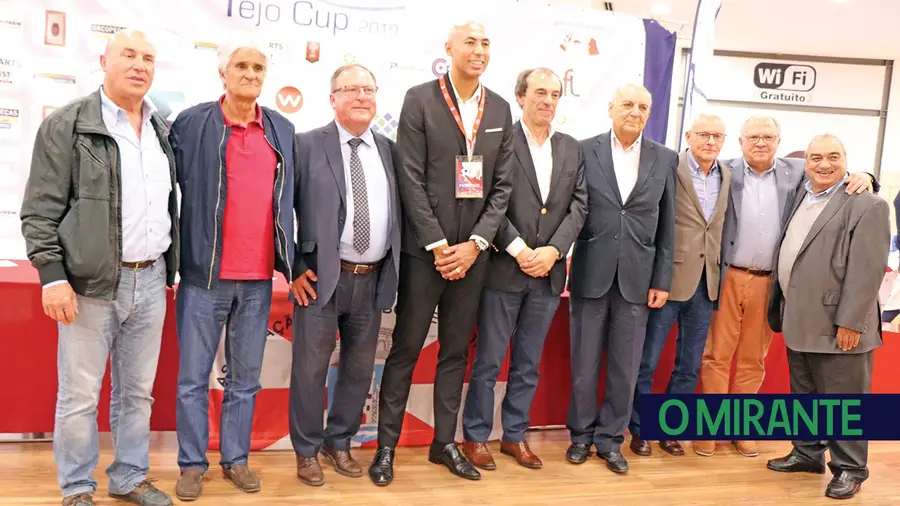 Luisão emocionado por ser patrono do torneio Tejo Cup Luisão emocionado por ser patrono do torneio Tejo Cup