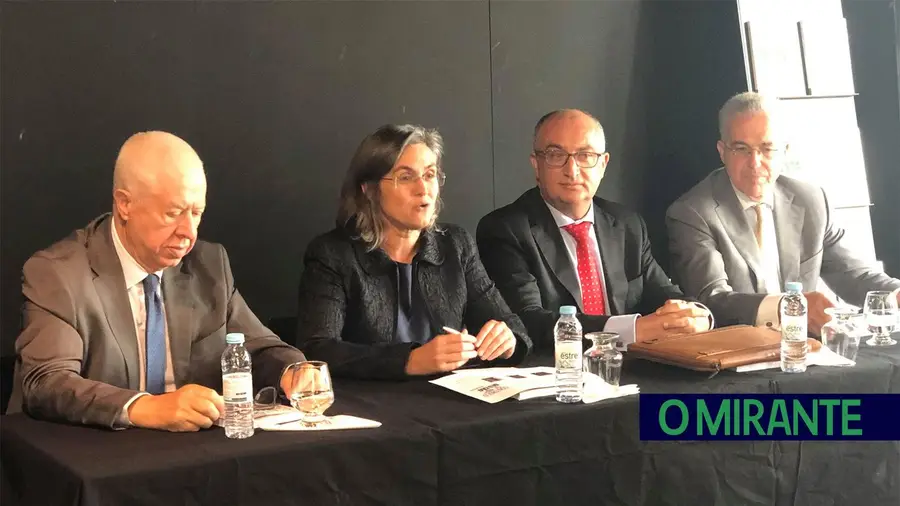 Apresentação do livro de Ilídio Tomás Lopes com presenças de peso da economia Apresentação do livro de Ilídio Tomás Lopes com presenças de peso da economia