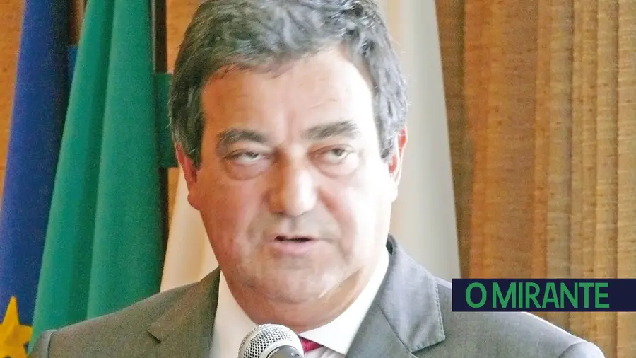 Tribunal Administrativo anula concurso que promoveu Jorge Faria na carreira docente Tribunal Administrativo anula concurso que promoveu Jorge Faria na carreira docente