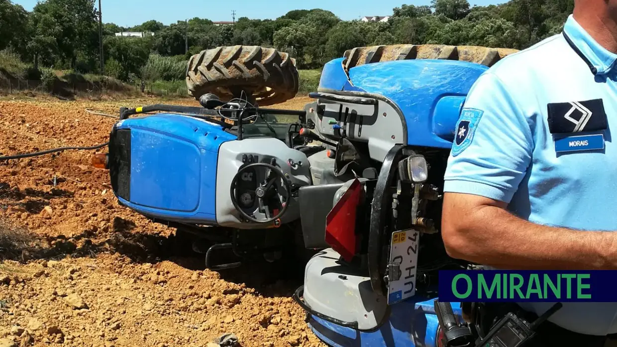 Ferido em acidente com tractor em Santarém