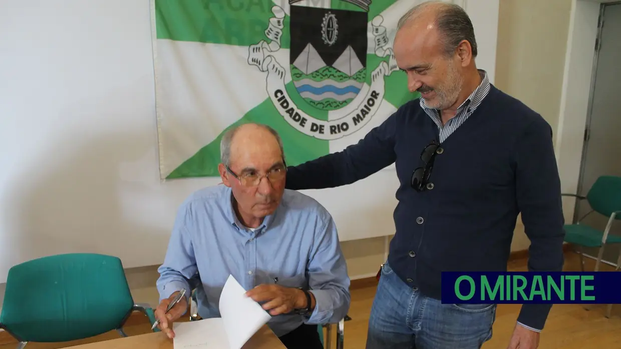 Casa cheia em Rio Maior para o lançamento da autobiografia de Jorge Miguel