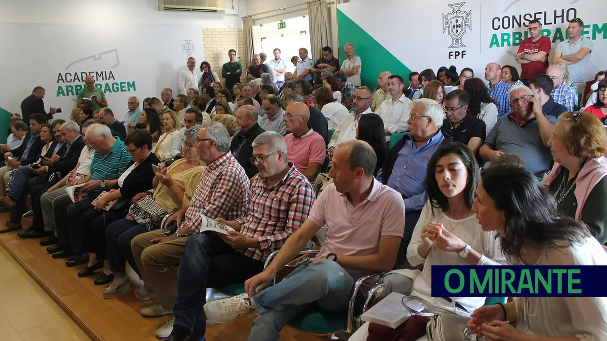 Casa cheia em Rio Maior para o lançamento da autobiografia de Jorge Miguel