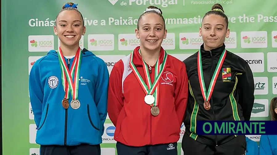 Íris Gonçalves em terceiro nas Super Finais de Ginástica Íris Gonçalves em terceiro nas Super Finais de Ginástica