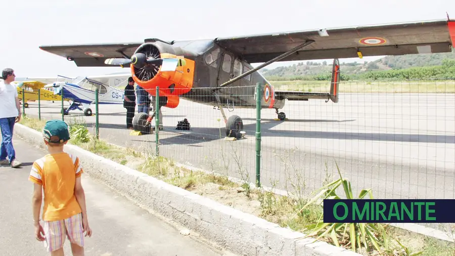 Disputa pelo aeródromo de Santarém aterrou em tribunal Disputa pelo aeródromo de Santarém aterrou em tribunal
