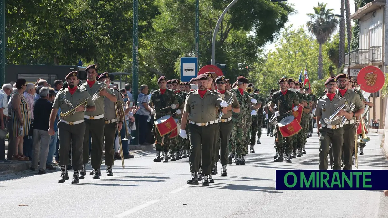 Salgueiro Maia homenageado em Castelo de Vide com comitiva de Santarém
