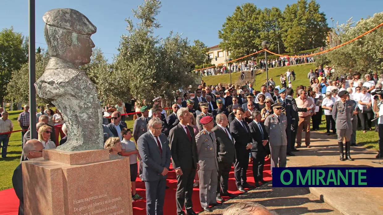 Salgueiro Maia homenageado em Castelo de Vide com comitiva de Santarém
