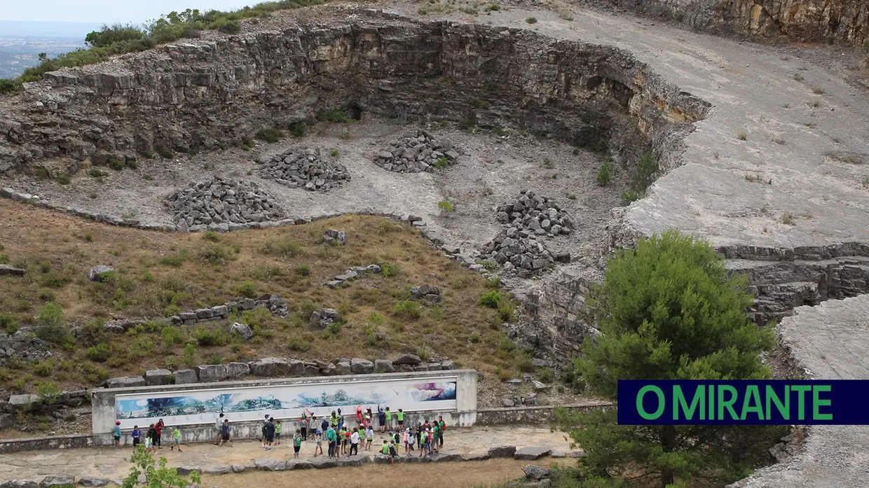 Projecto de 450 mil euros para pegadas de dinossáurios da Serra de Aire