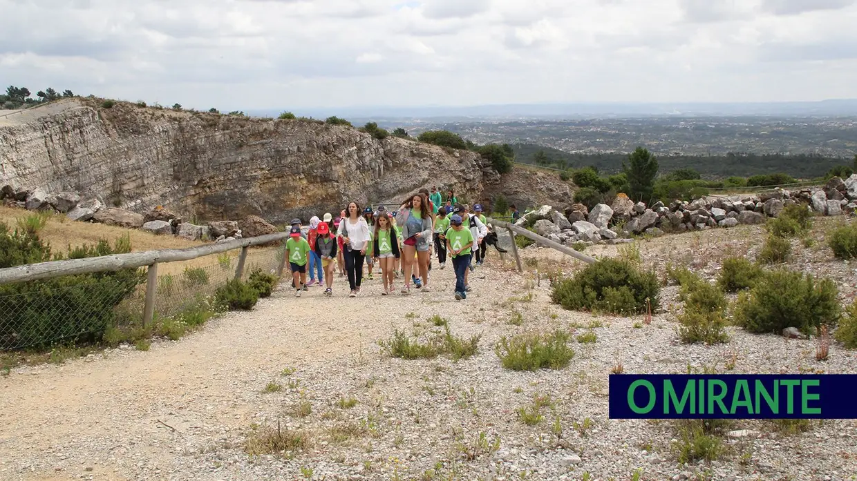 Projecto de 450 mil euros para pegadas de dinossáurios da Serra de Aire