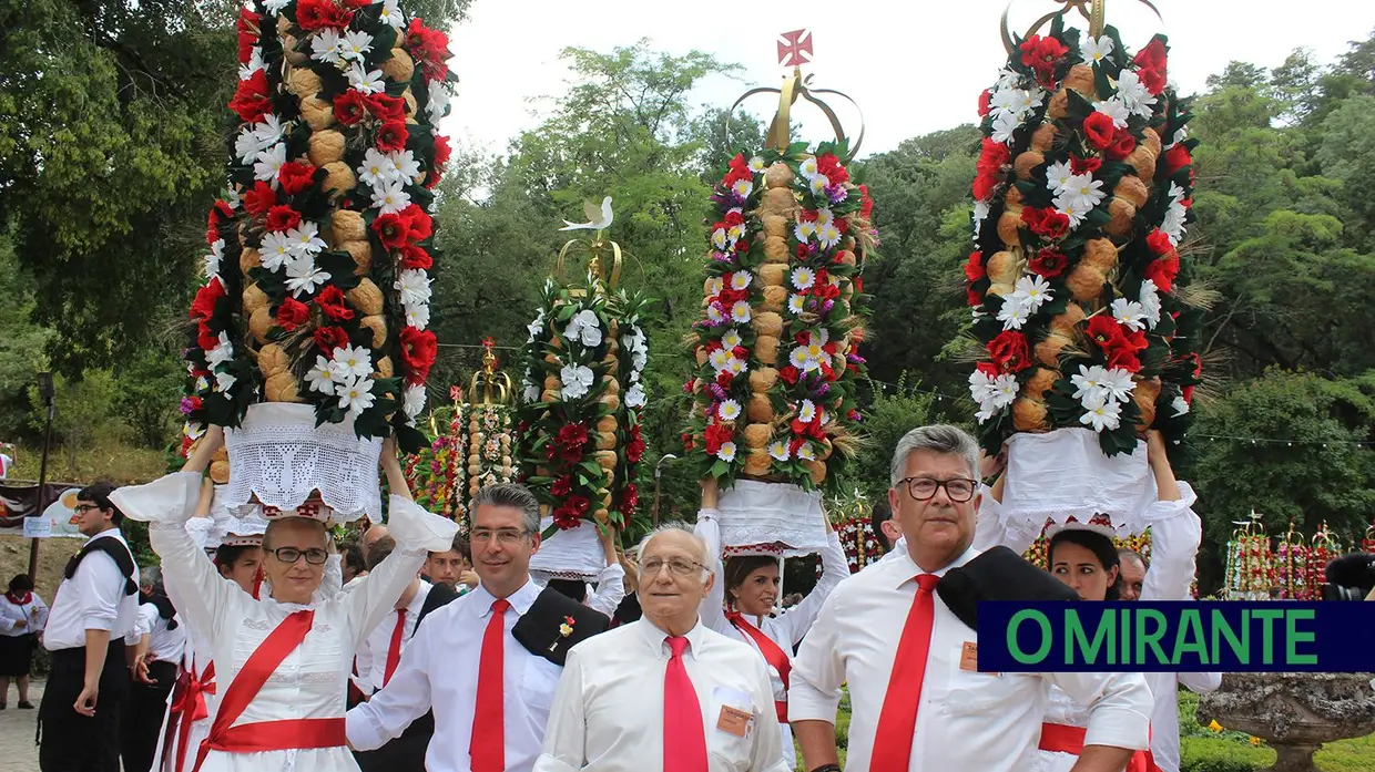 Cortejo principal Festa dos Tabuleiros em Tomar