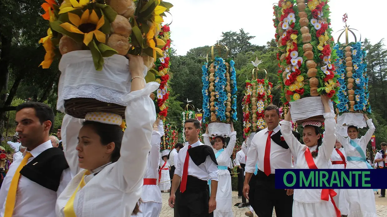 Cortejo principal Festa dos Tabuleiros em Tomar