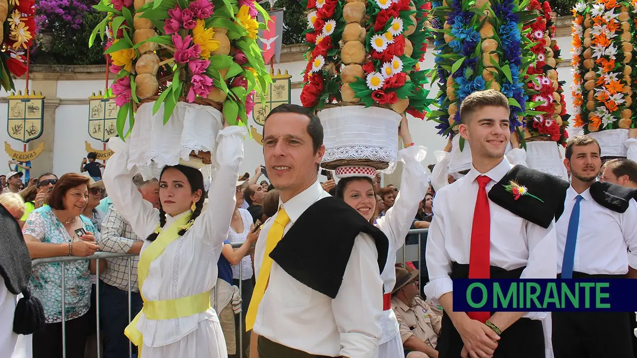 Cortejo principal Festa dos Tabuleiros em Tomar