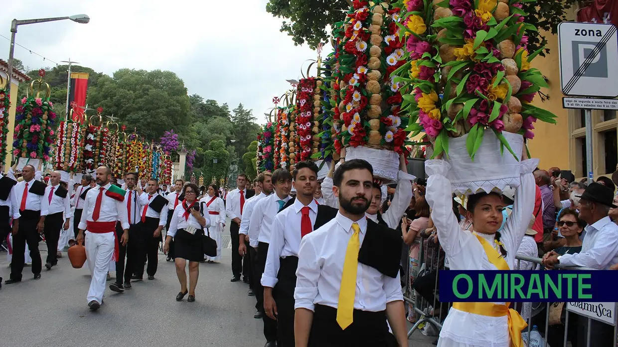 Cortejo principal Festa dos Tabuleiros em Tomar