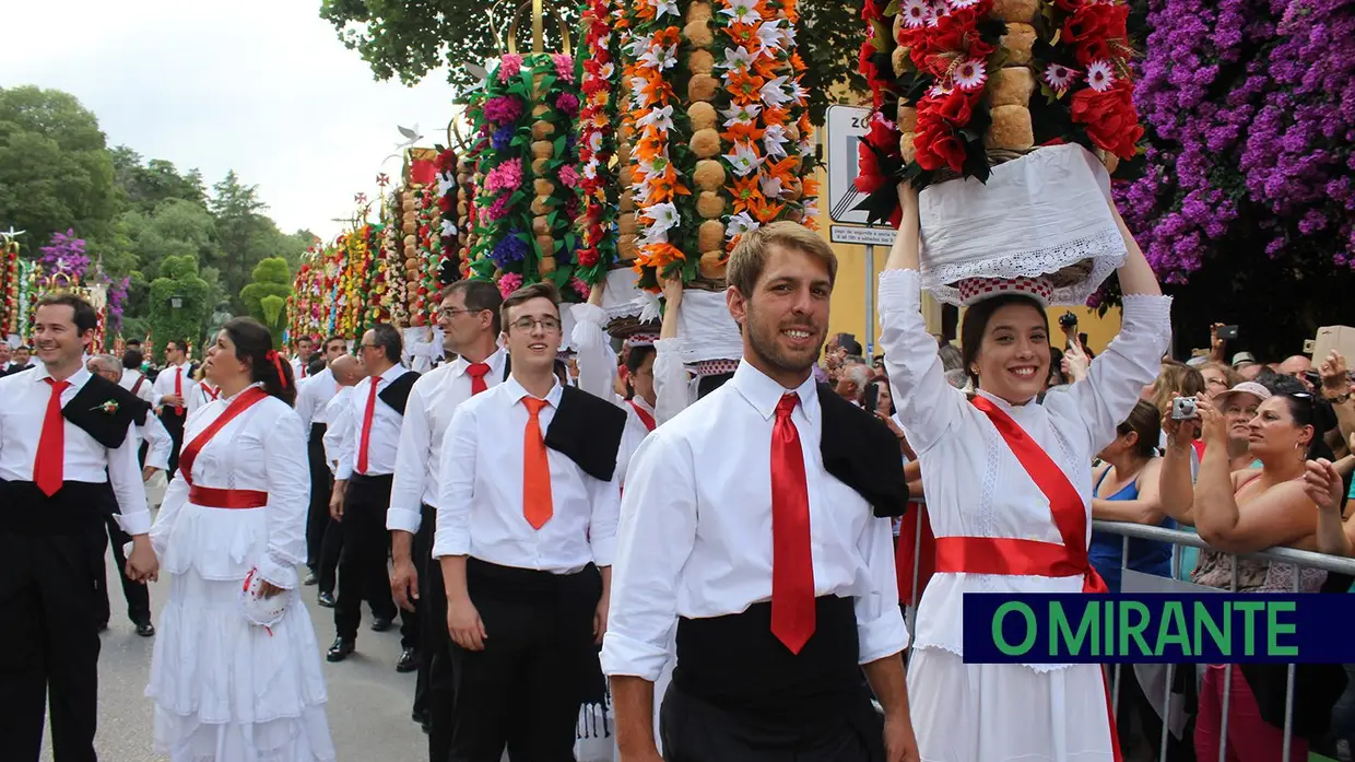 Cortejo principal Festa dos Tabuleiros em Tomar