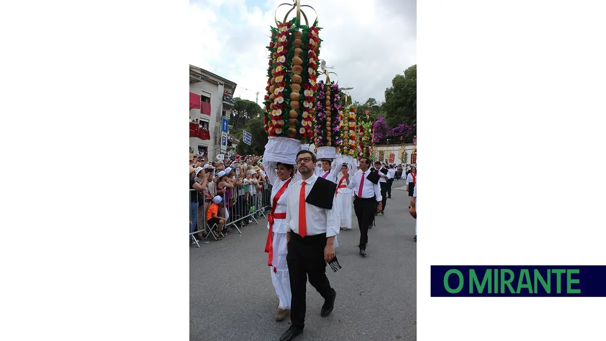 Cortejo principal Festa dos Tabuleiros em Tomar