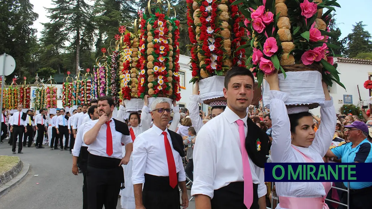 Cortejo principal Festa dos Tabuleiros em Tomar