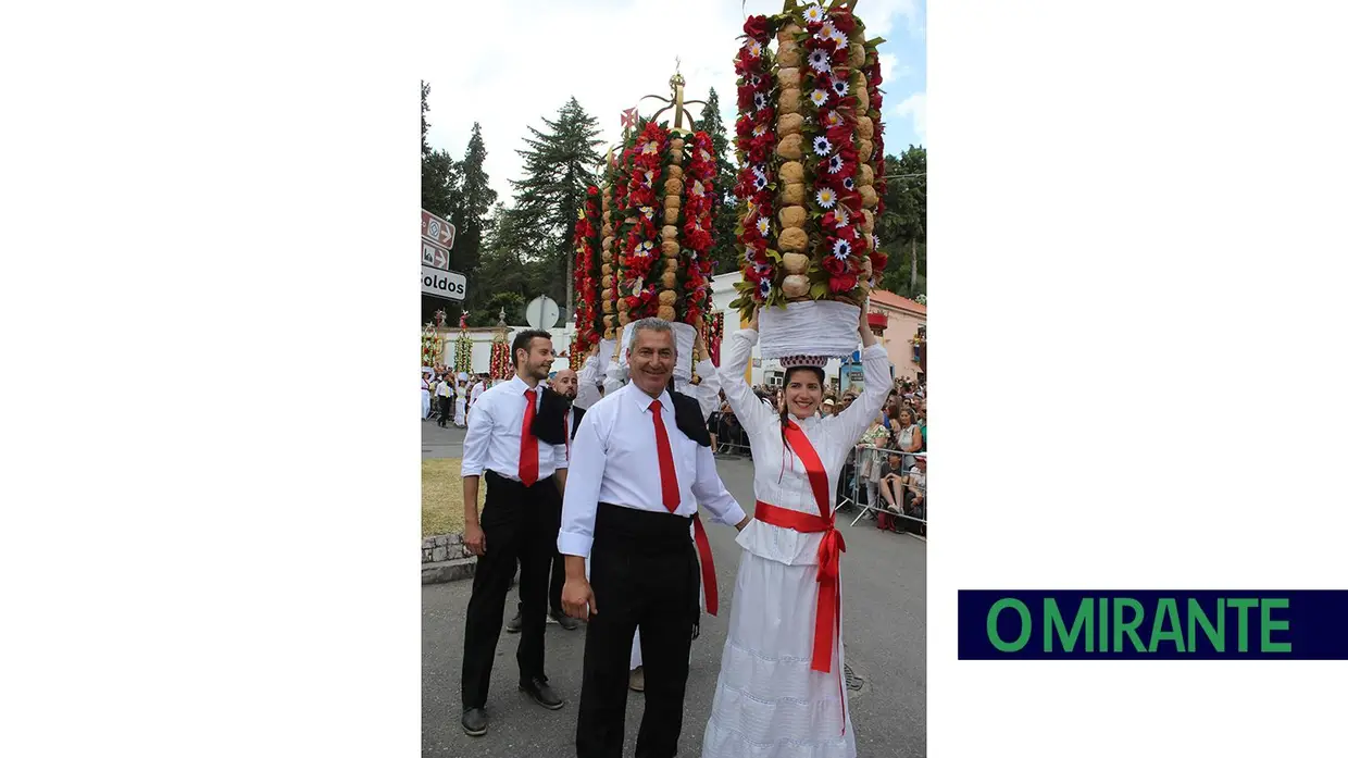 Cortejo principal Festa dos Tabuleiros em Tomar