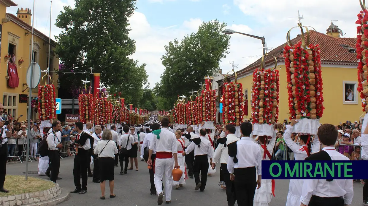 Cortejo principal Festa dos Tabuleiros em Tomar