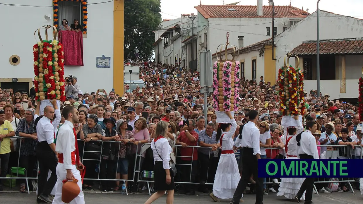 Cortejo principal Festa dos Tabuleiros em Tomar