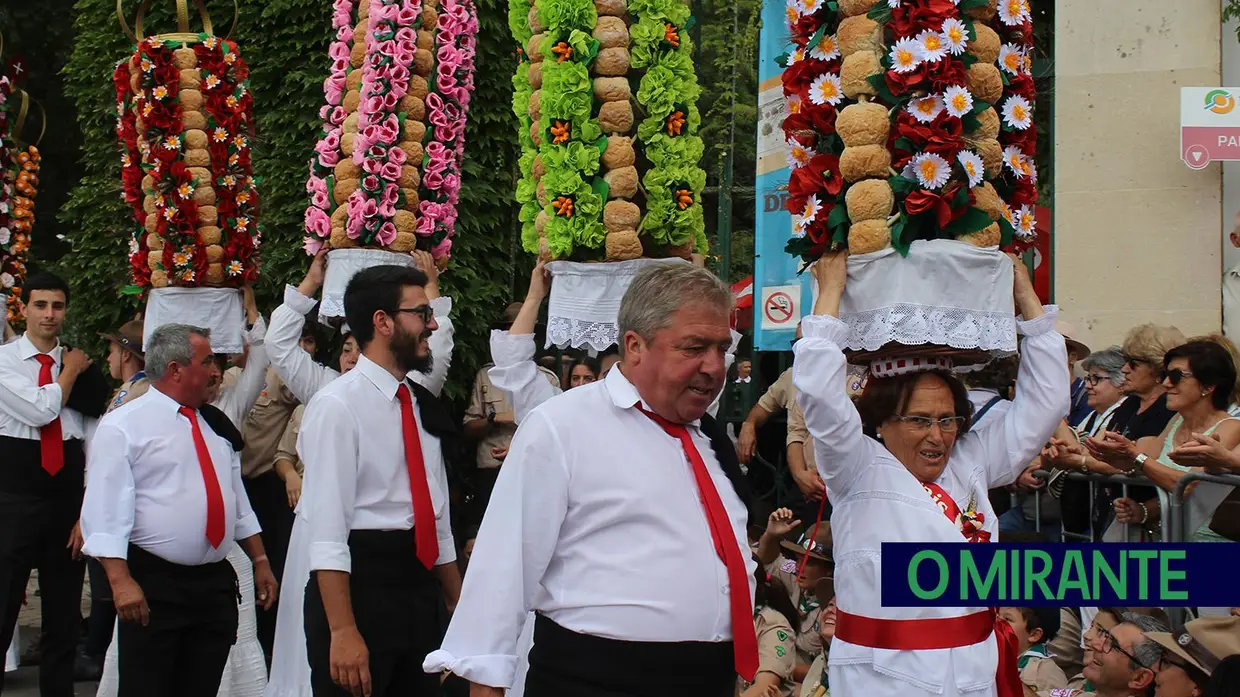 Cortejo principal Festa dos Tabuleiros em Tomar