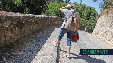 Calçada da Atamarma está transformada em casa de banho pública Calçada da Atamarma está transformada em casa de banho pública