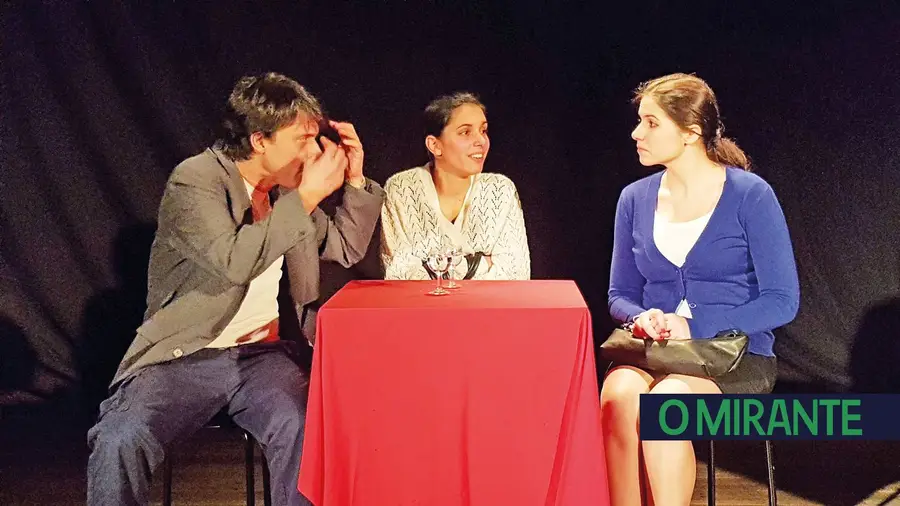 Grupos de teatro de Vila Franca de Xira desinteressados de prémio municipal Grupos de teatro de Vila Franca de Xira desinteressados de prémio municipal