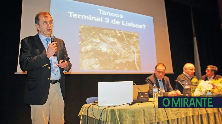 Aeroporto em Tancos só pode ser discutido se houver união entre autarcas Aeroporto em Tancos só pode ser discutido se houver união entre autarcas