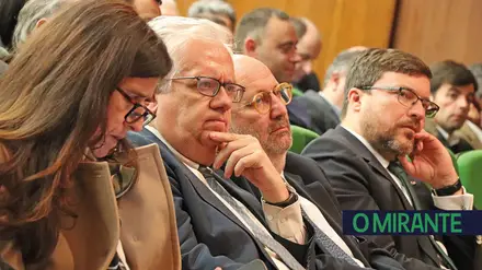Quando a esmola é grande o pobre desconfia... Quando a esmola é grande o pobre desconfia...