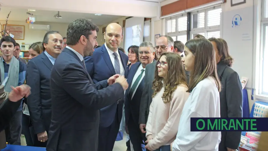 Ministros visitam escola de Torres Novas no Dia da Internet Mais Segura Ministros visitam escola de Torres Novas no Dia da Internet Mais Segura