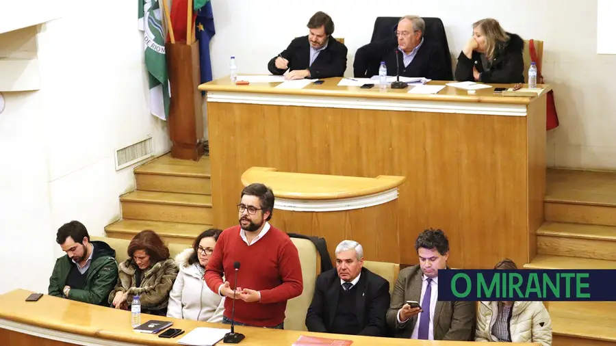 Câmara de Rio Maior suspende concurso para venda de quotas na Escola Profissional Câmara de Rio Maior suspende concurso para venda de quotas na Escola Profissional