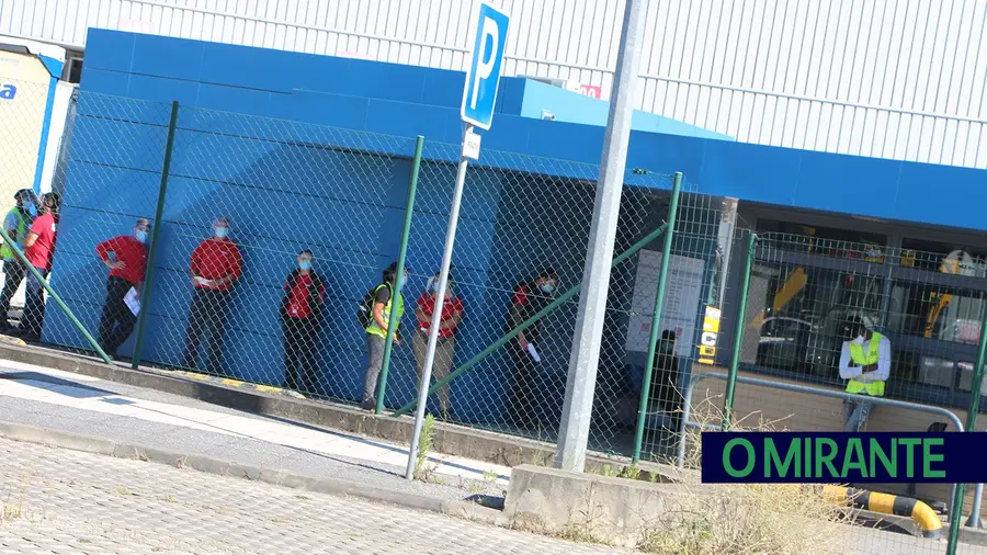 Sindicato exige testes para todos os trabalhadores da Sonae em Azambuja Sindicato exige testes para todos os trabalhadores da Sonae em Azambuja
