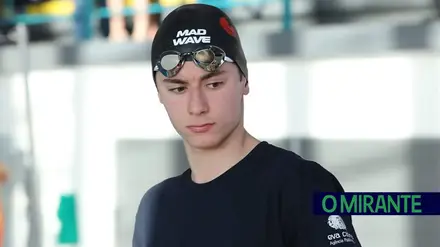 Luís Lopes com quatro medalhas no campeonato zonal de natação Luís Lopes com quatro medalhas no campeonato zonal de natação