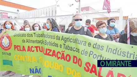 Trabalhadores da Avipronto em greve pela reposição de direitos perdidos Trabalhadores da Avipronto em greve pela reposição de direitos perdidos