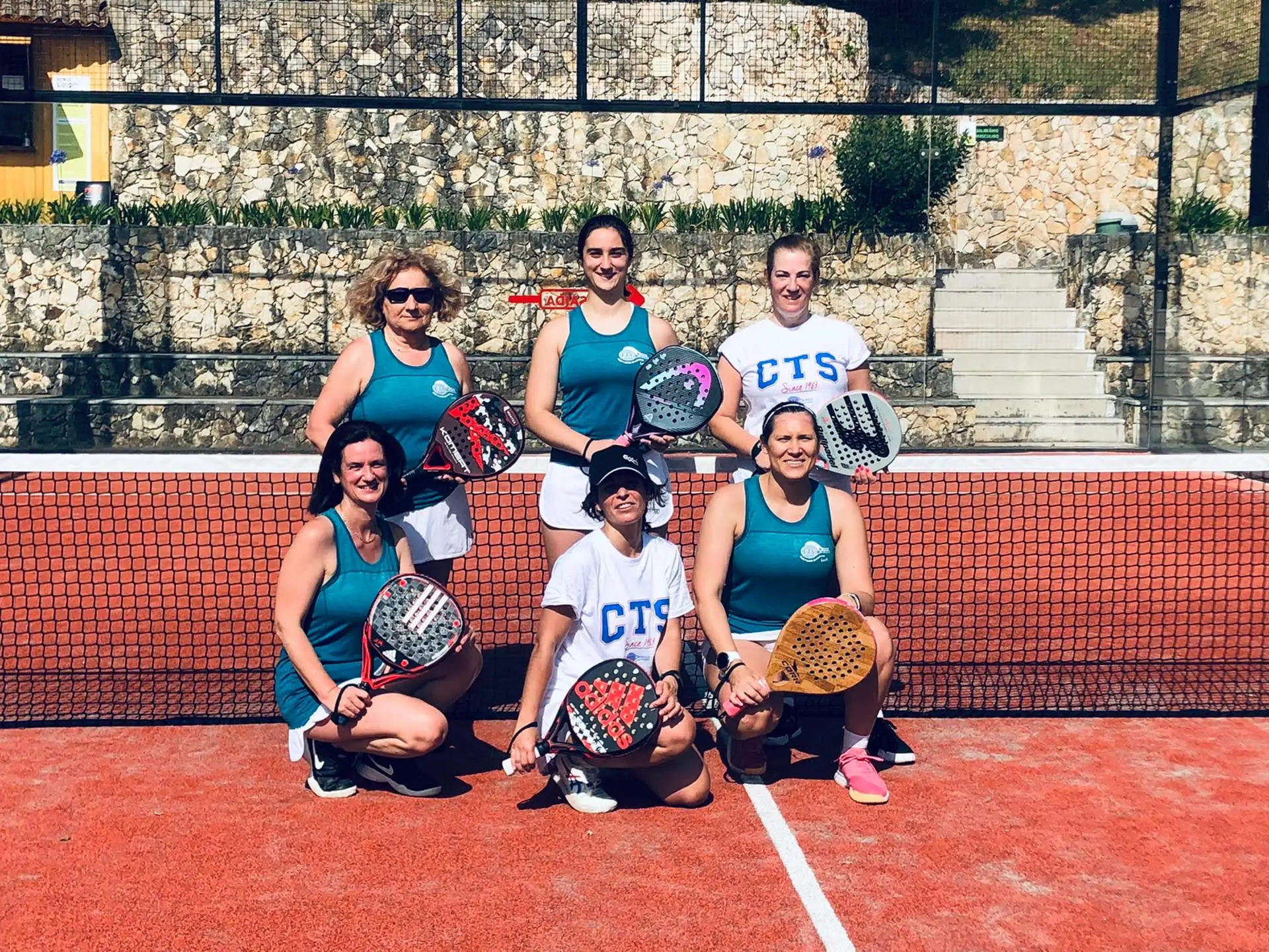 Os atletas da Escola de Ténis e Padel do Clube Ténis de Santarém Os atletas da Escola de Ténis e Padel do Clube Ténis de Santarém