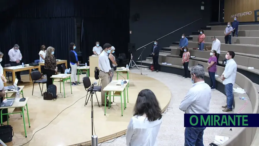 Socialistas de Constância abstêm-se em voto de pesar por Jorge Sampaio Socialistas de Constância abstêm-se em voto de pesar por Jorge Sampaio