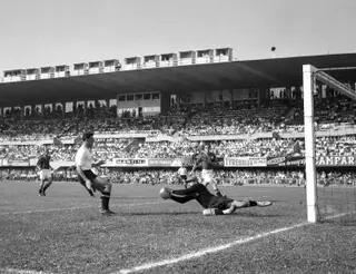 Em 1954, num Mundial que organizaram, os helvéticos foram eliminados no jogo com mais golos da história dos Mundiais. Perderam por 7-5 com a Áustria