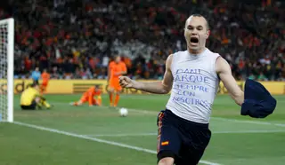 Iniesta marcou o golo que deu o título à "La Roja", aos 117 minutos do prolongamento da final frente à Holanda