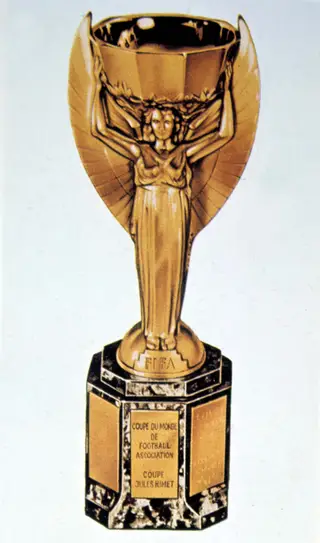 O troféu entregue ao Uruguai em 1930