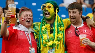 Ambiente animado entre os adeptos do Brasil e da Suiça